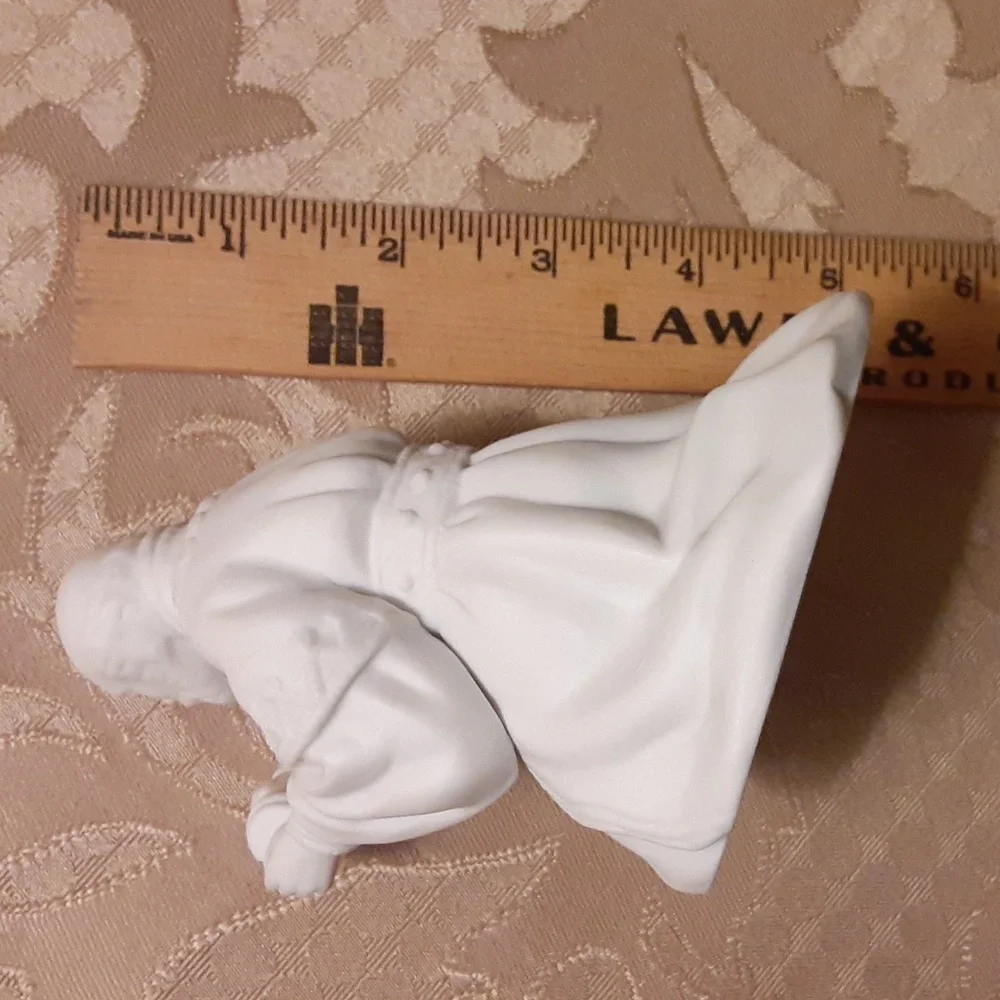 Avon Nativity Collectibles Magi-Melchior Porcelain Figurine